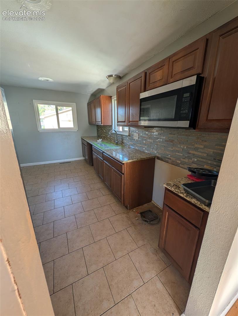 Listing photo 2 for 10 N Garland Avenue