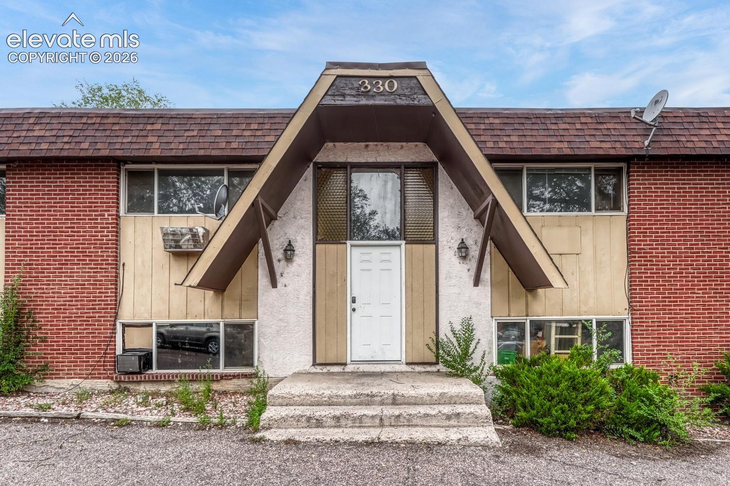 Listing photo 5 for 330 Vehr Drive