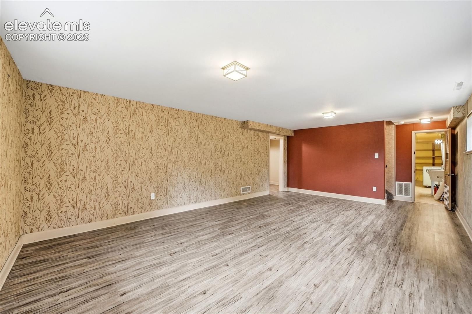 Listing photo 28 for 1406 Iowa Avenue