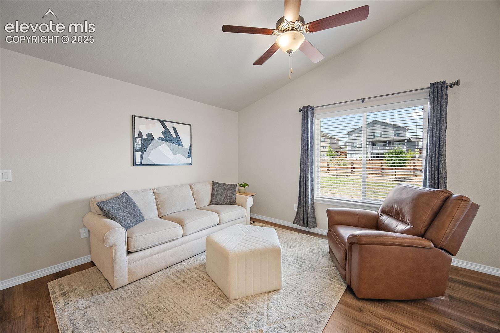 Listing photo 4 for 12832 Scenic Walk Drive