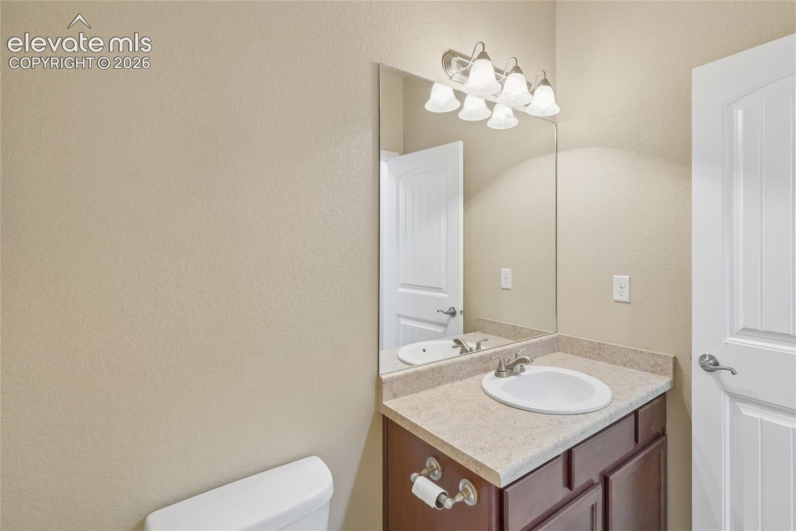 Listing photo 10 for 11528 Louvre Point