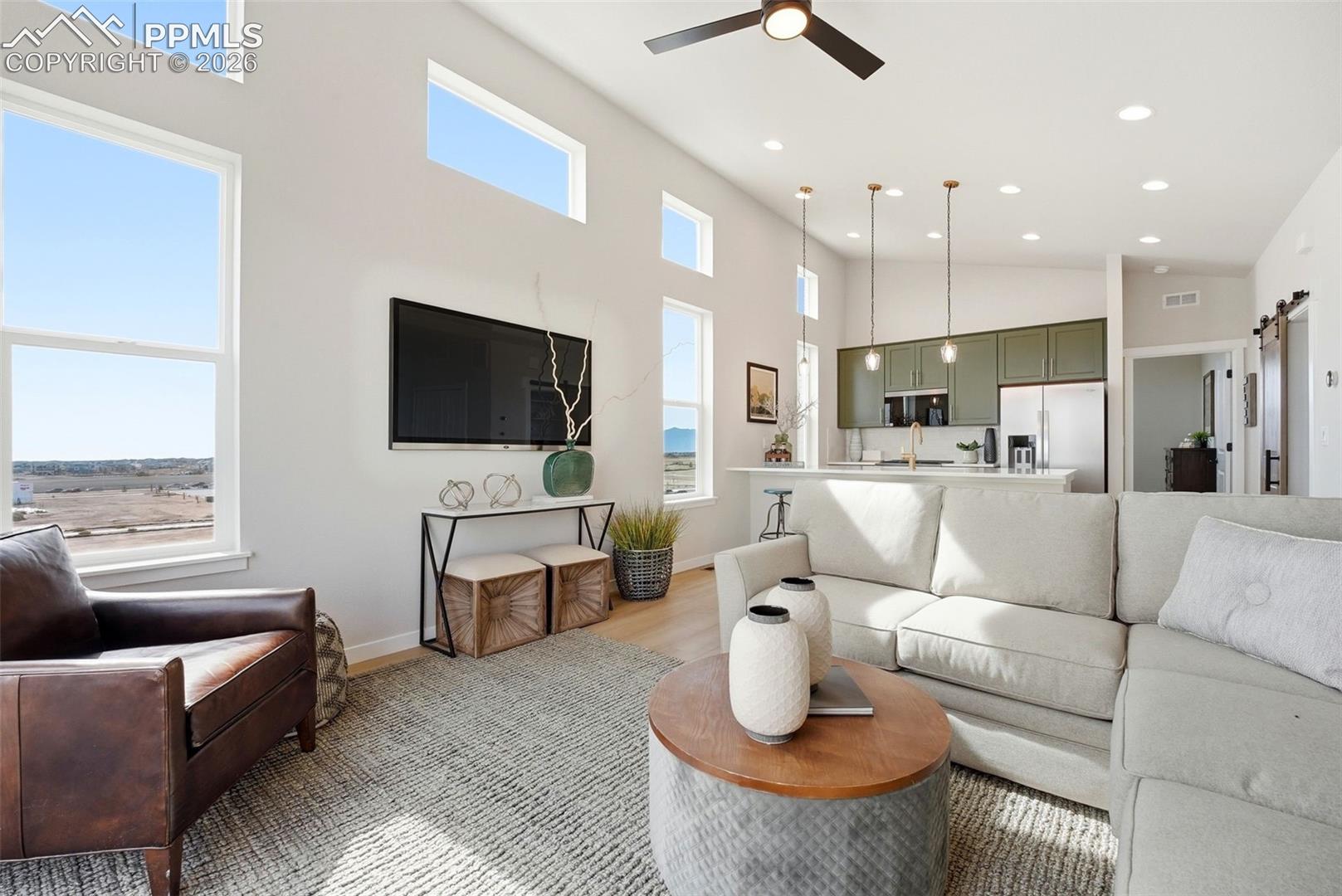 9456 Traveler Terrace, photo 10