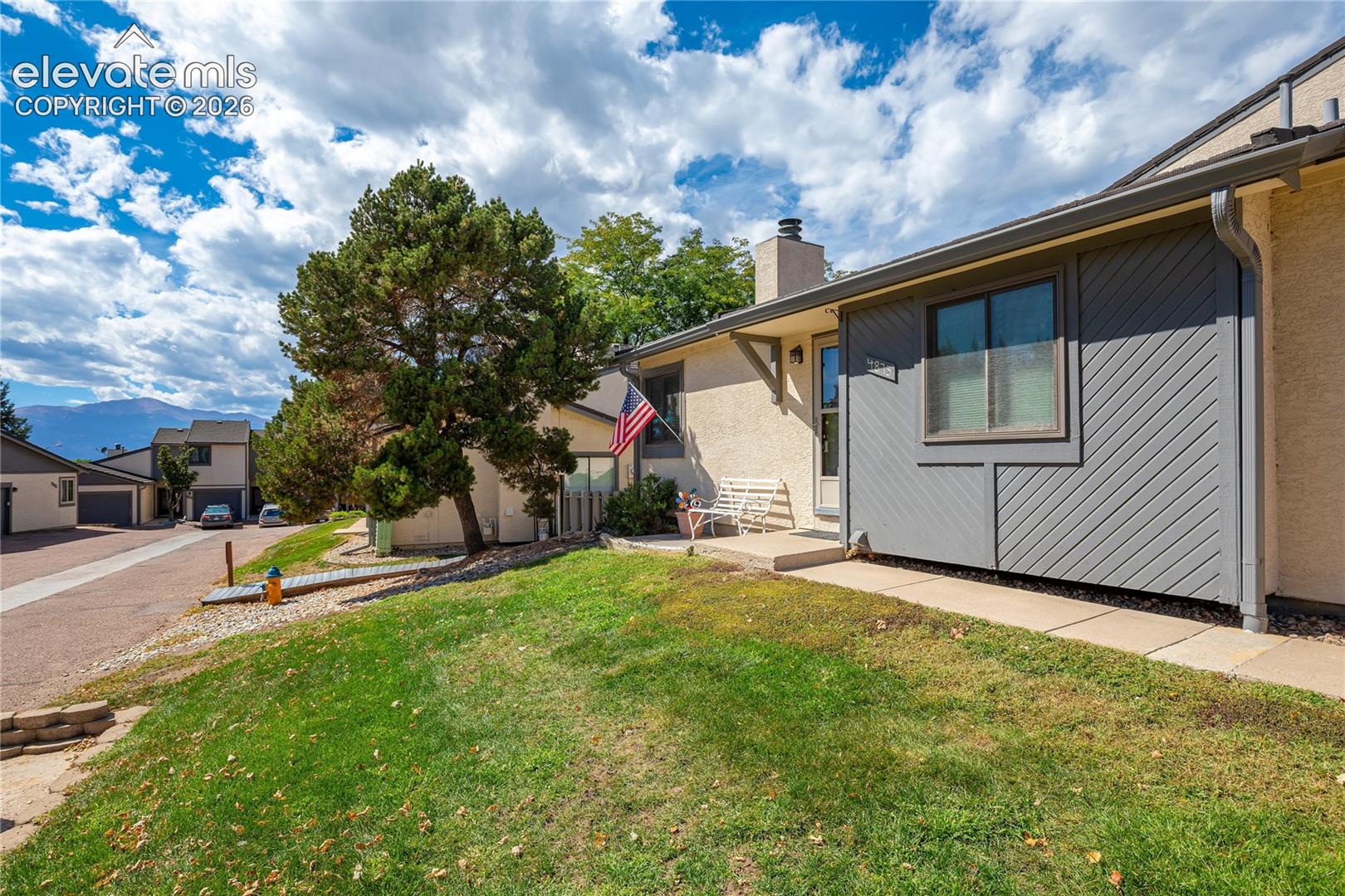 Listing photo 3 for 4875 Bluestem Drive