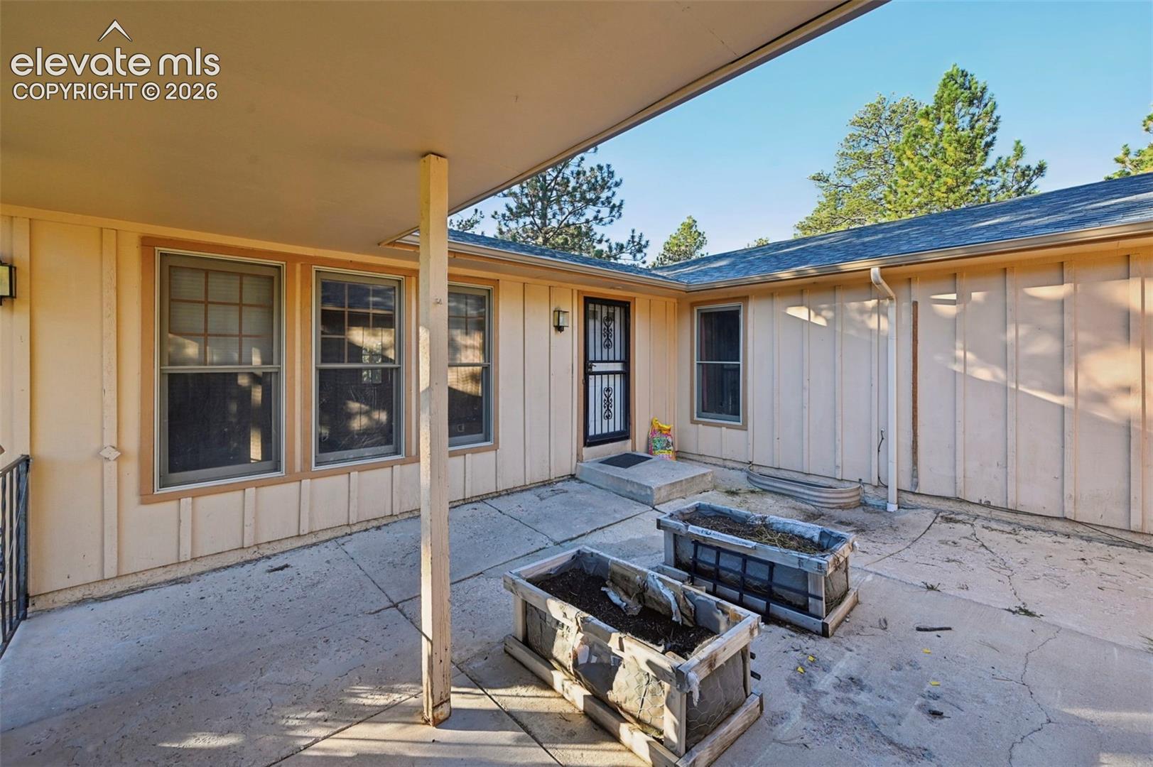 Listing photo 8 for 19280 doewood Drive