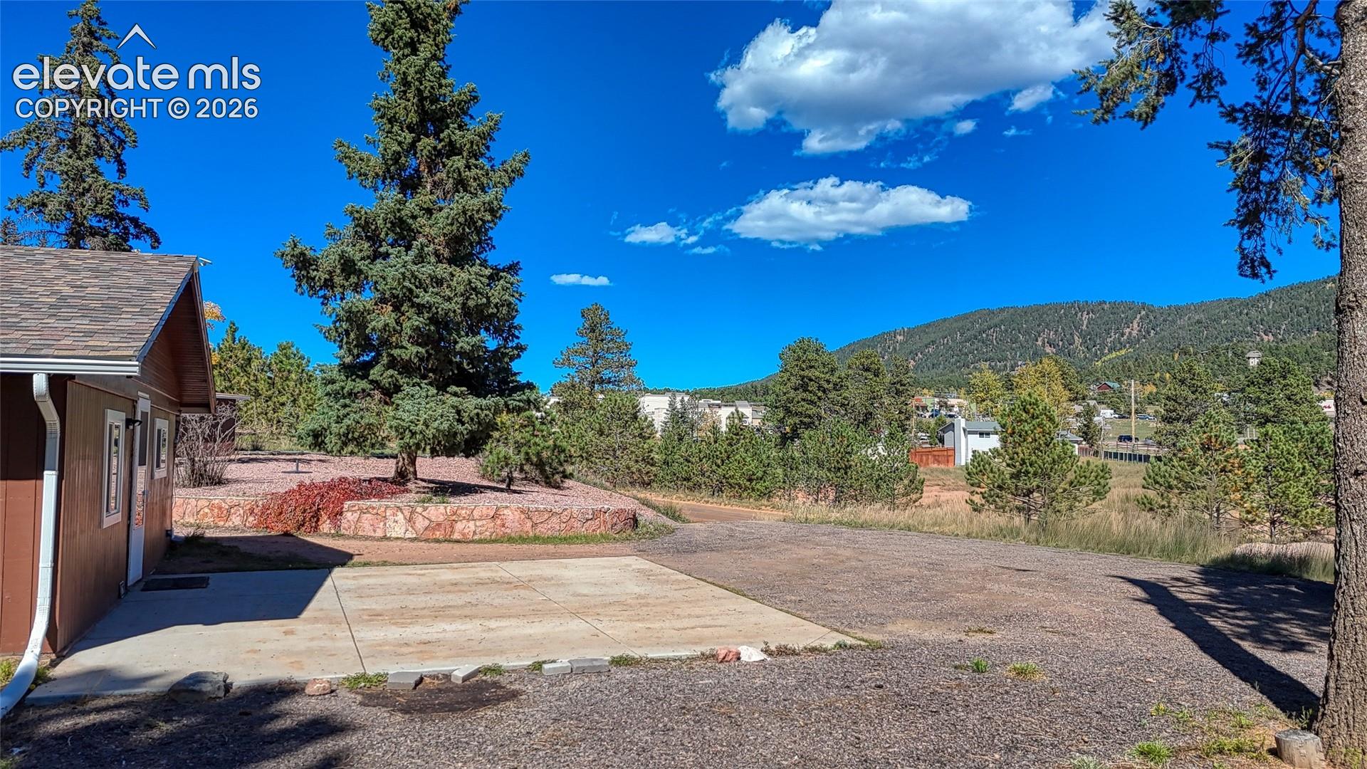 Listing photo 16 for 1867 Woodland Avenue