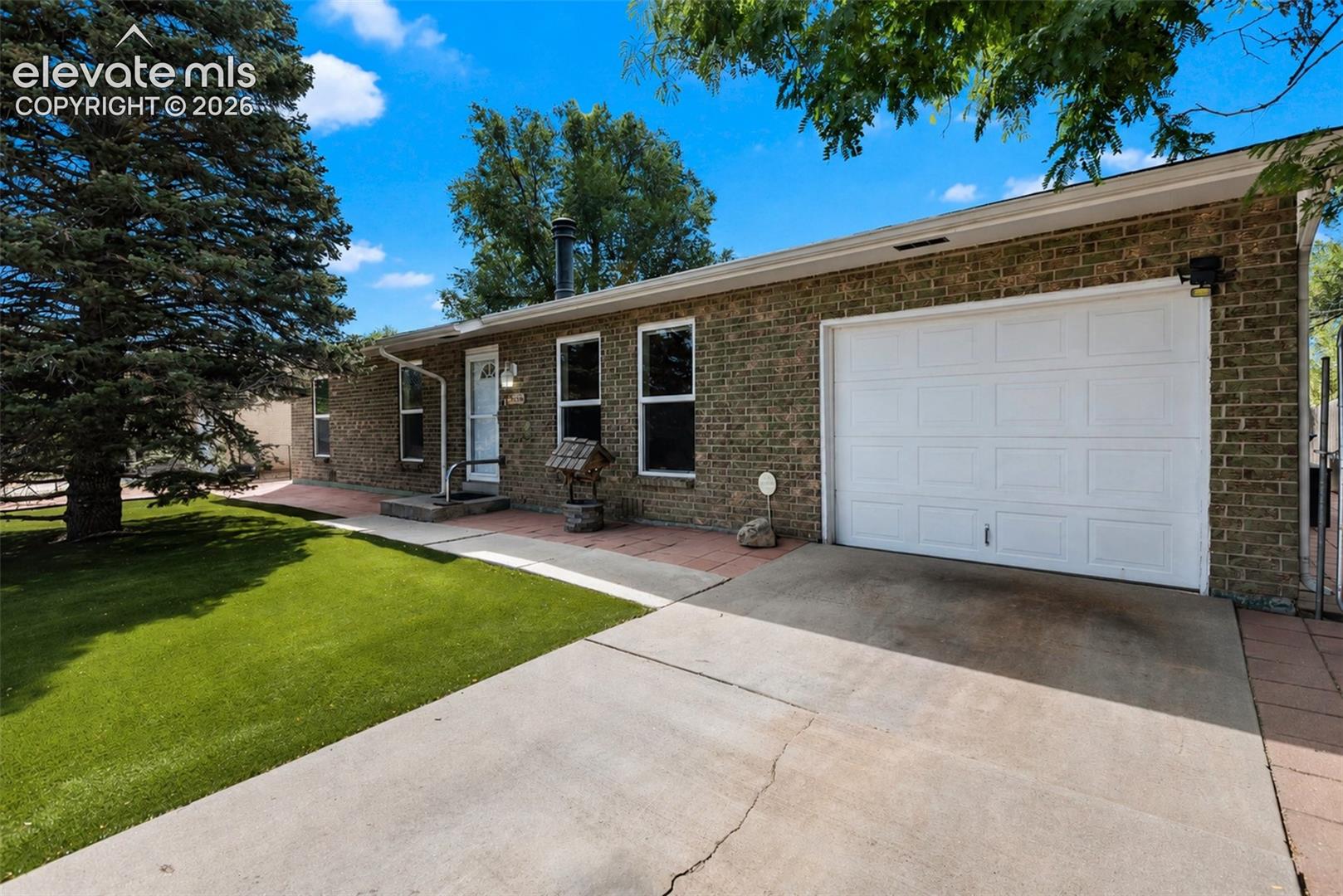 Listing photo 2 for 403 Shield Road