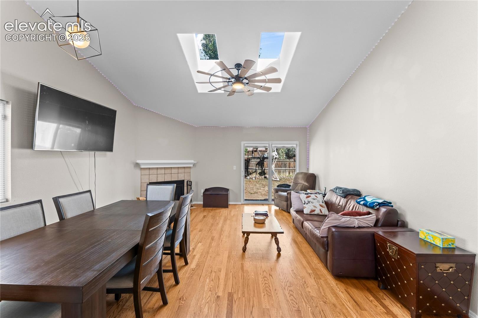 Listing photo 15 for 885 Candlestar Loop