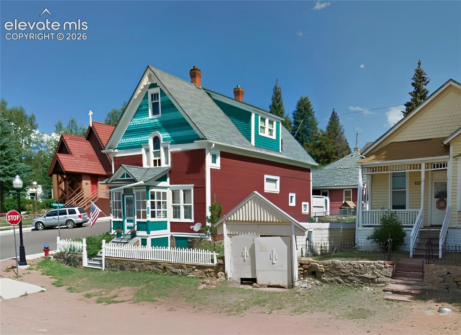 Listing photo 2 for 401 E Carr Avenue