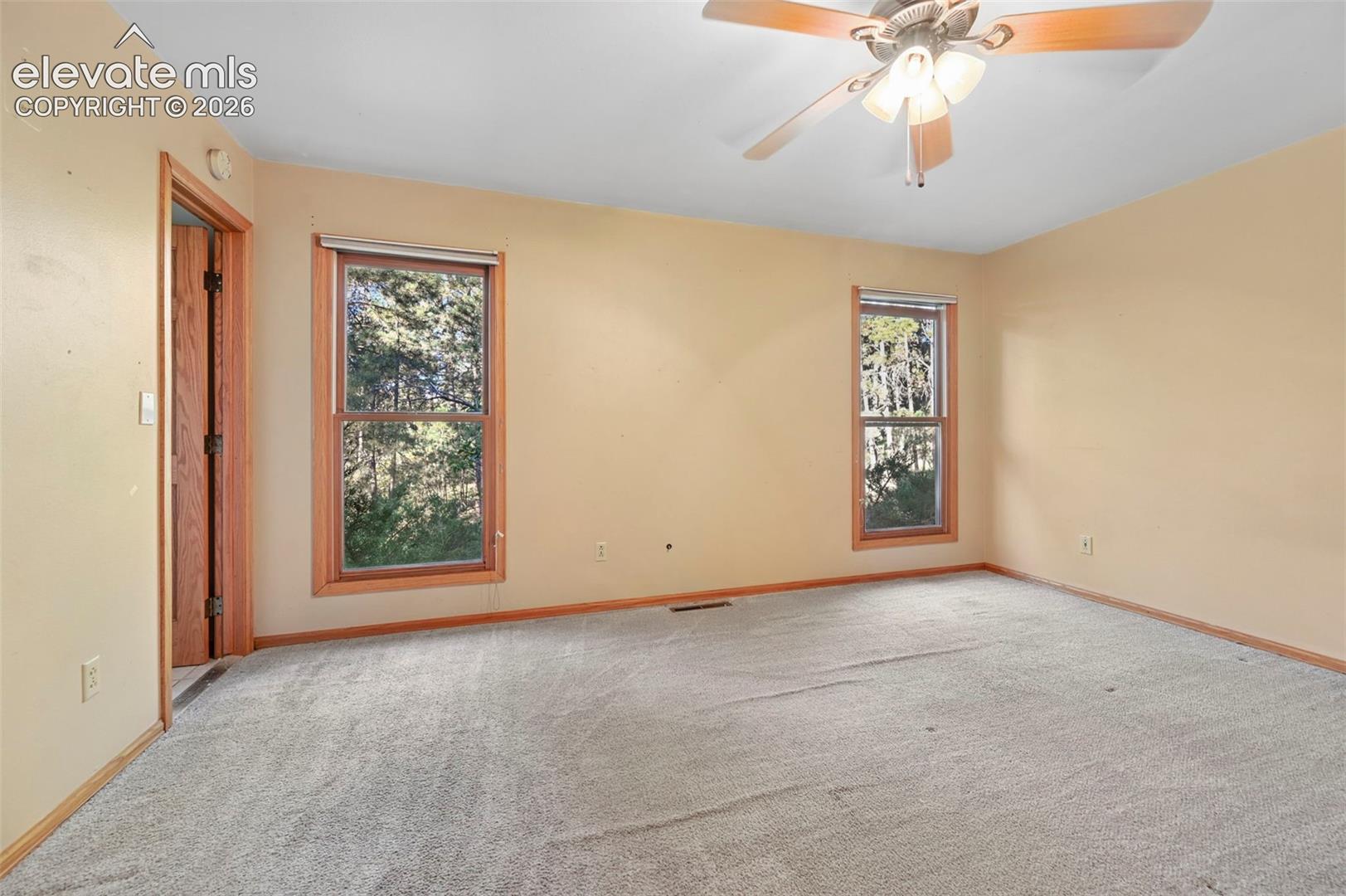 Listing photo 24 for 19280 doewood Drive