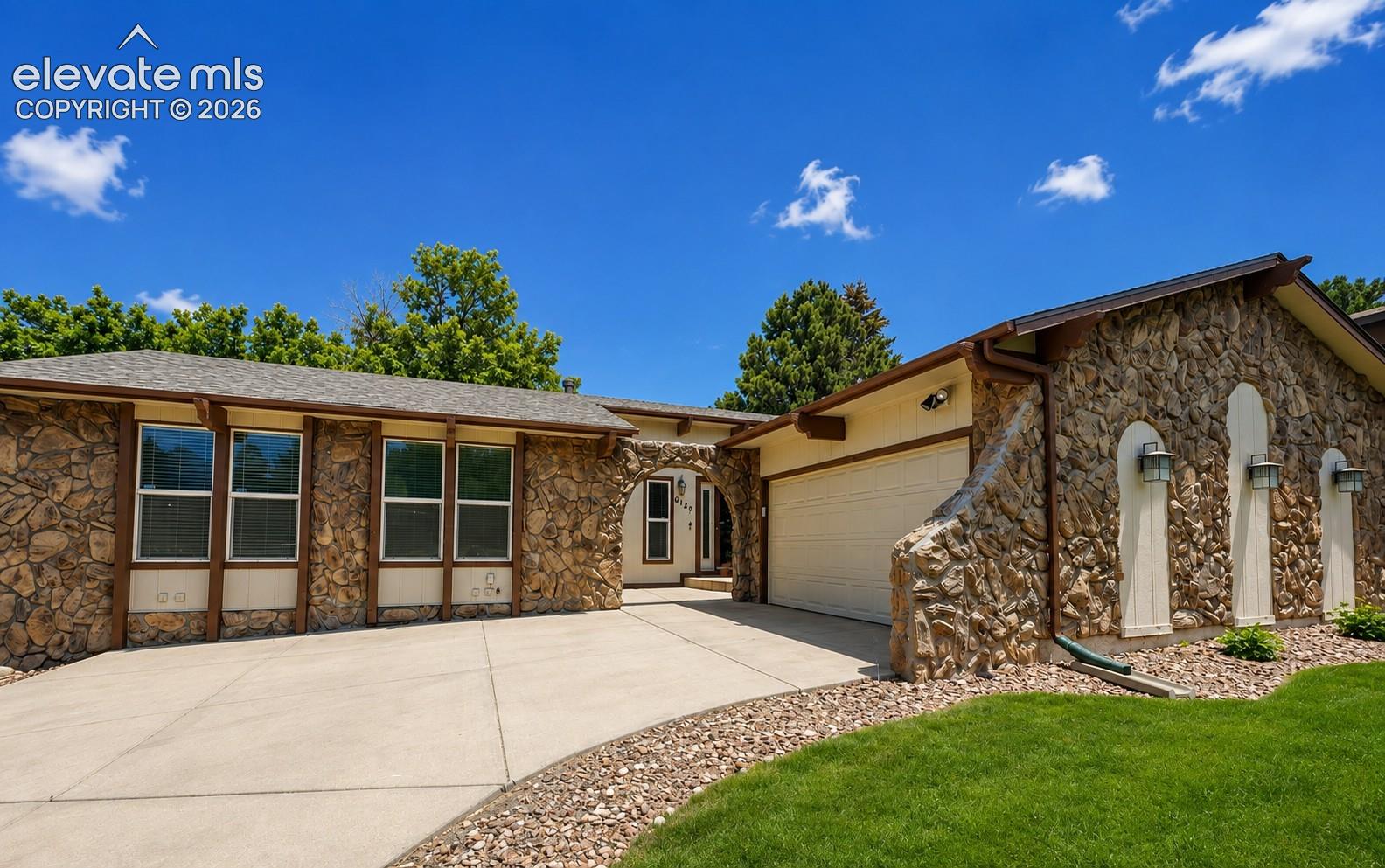 6129 Applewood Ridge Circle