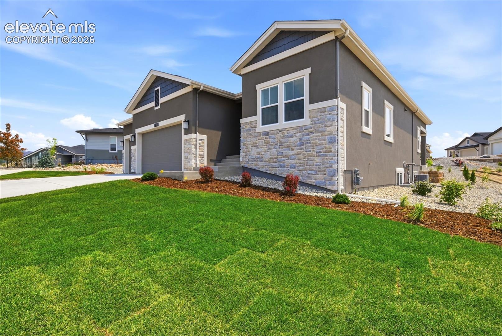 Listing photo 4 for 8663 Noreen Falls Drive