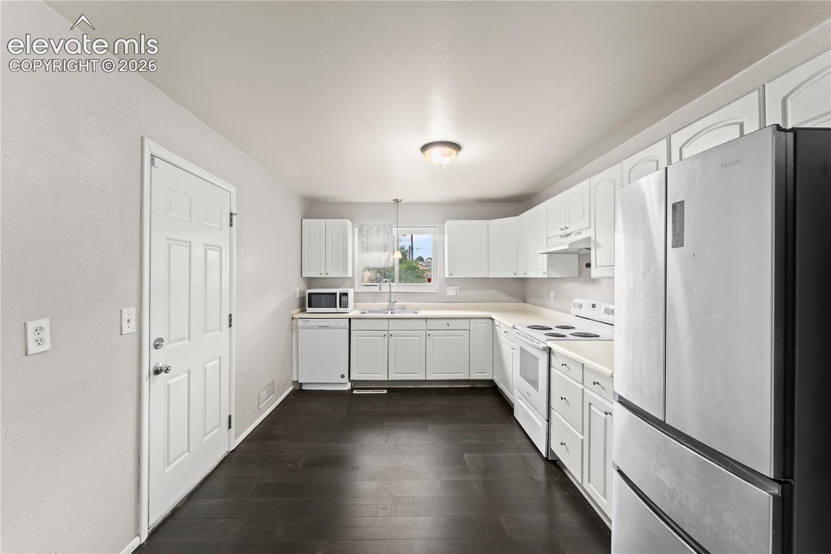 Listing photo 8 for 1120 Maxwell Street