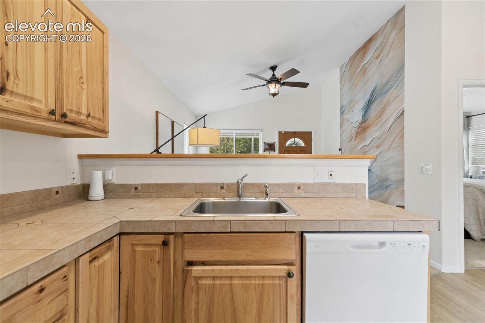 Listing photo 10 for 3021 Virginia Avenue