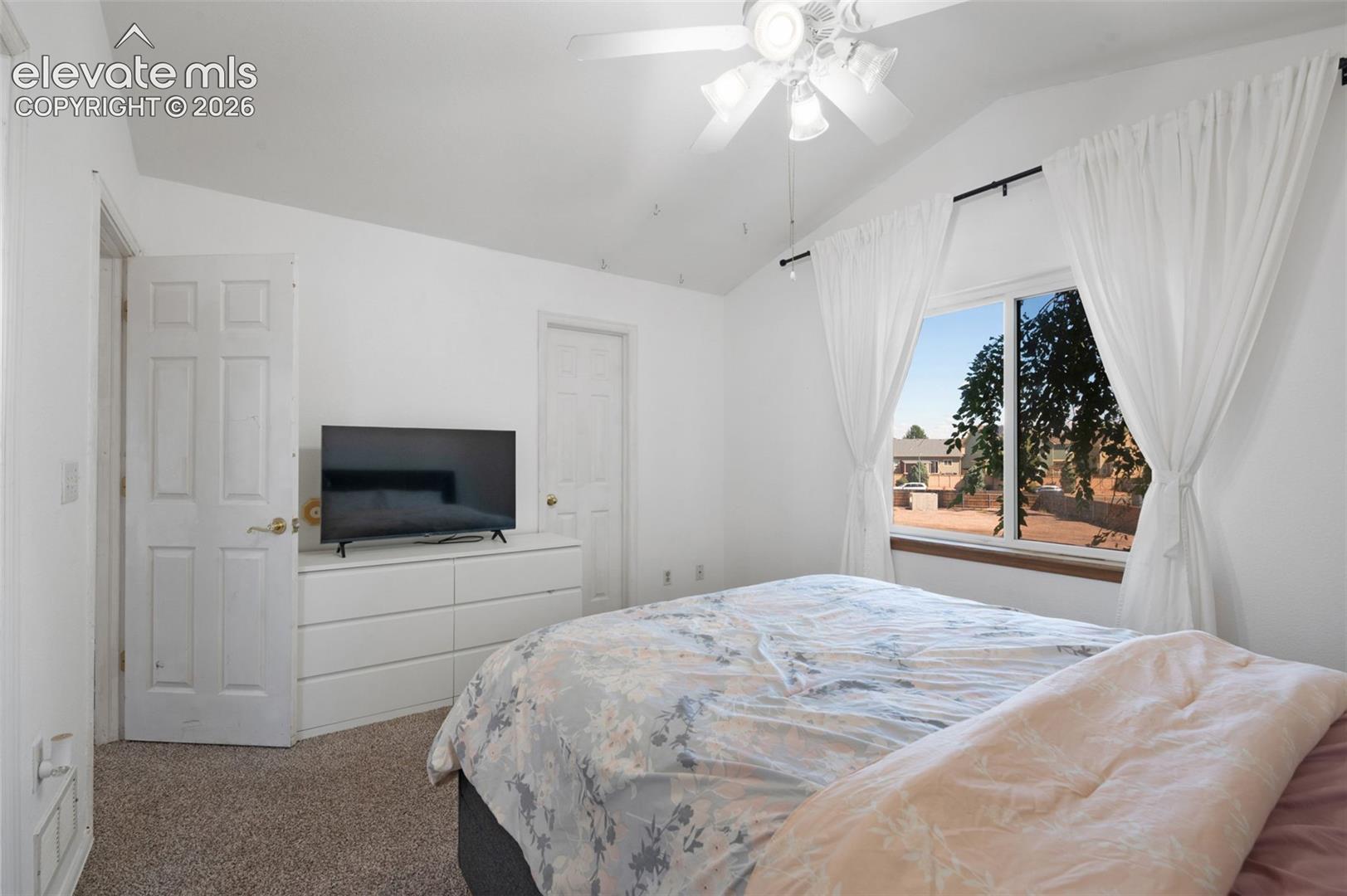 Listing photo 18 for 8239 Monterey Way