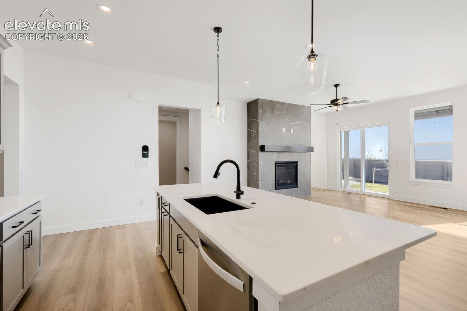 Listing photo 8 for 8653 Palo Alto Way