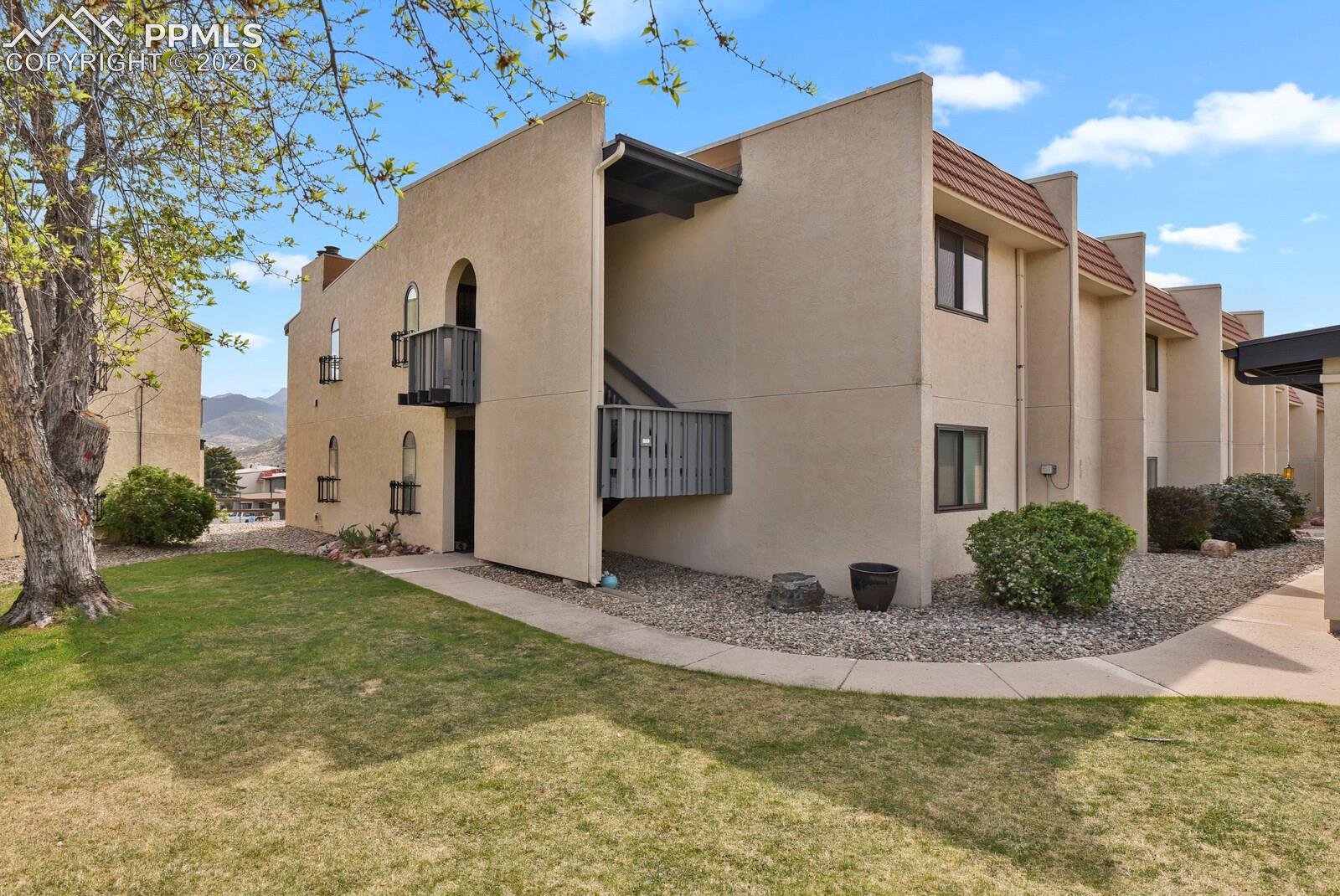 1122 Fontmore Road