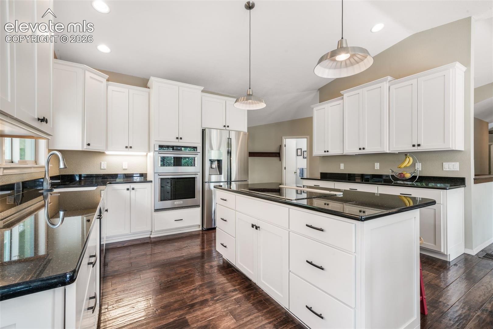 17715 Merryhill Court, photo 4