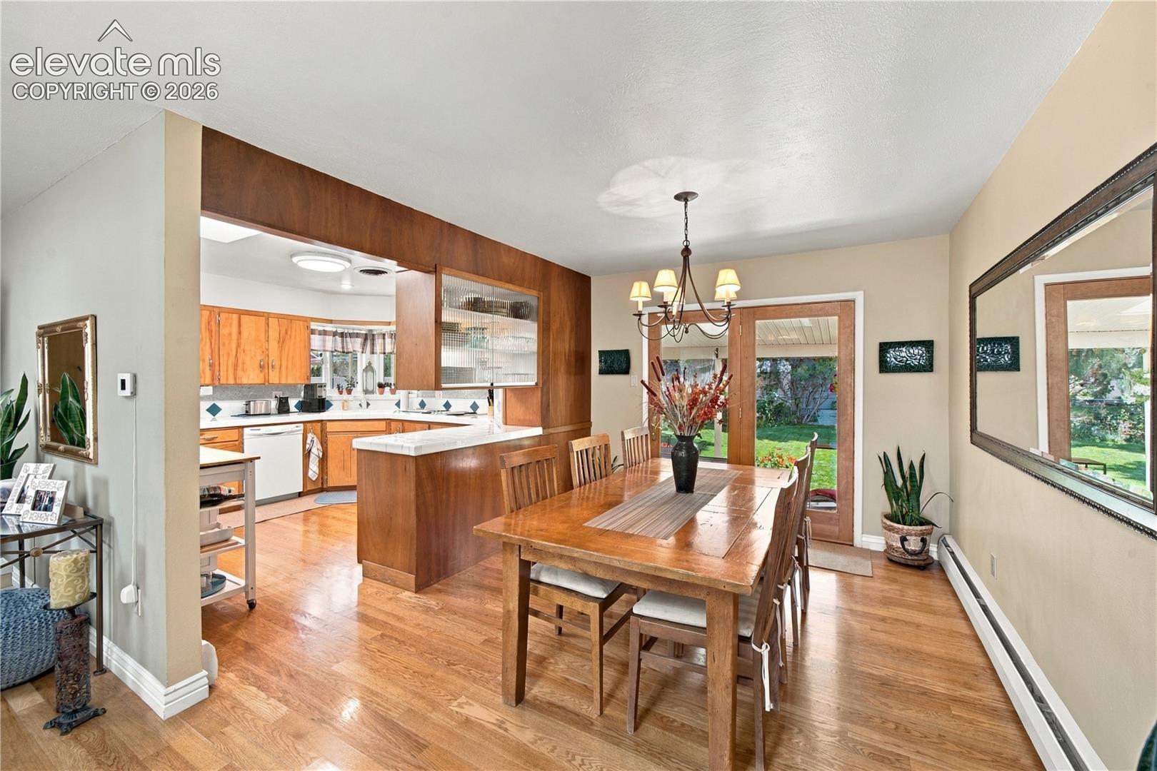Listing photo 6 for 82 Amherst Avenue