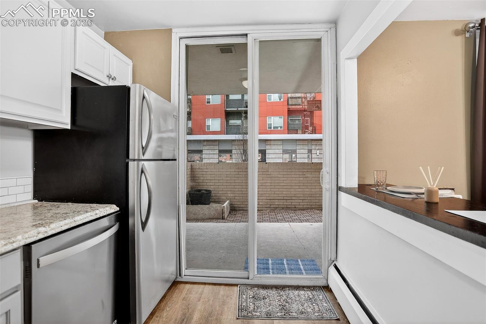 Listing photo 9 for 1111 N Ash Street 110