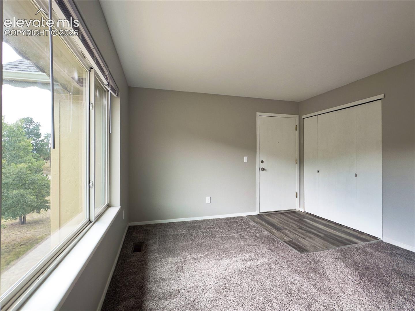 Listing photo 3 for 380 Paradise Circle A8