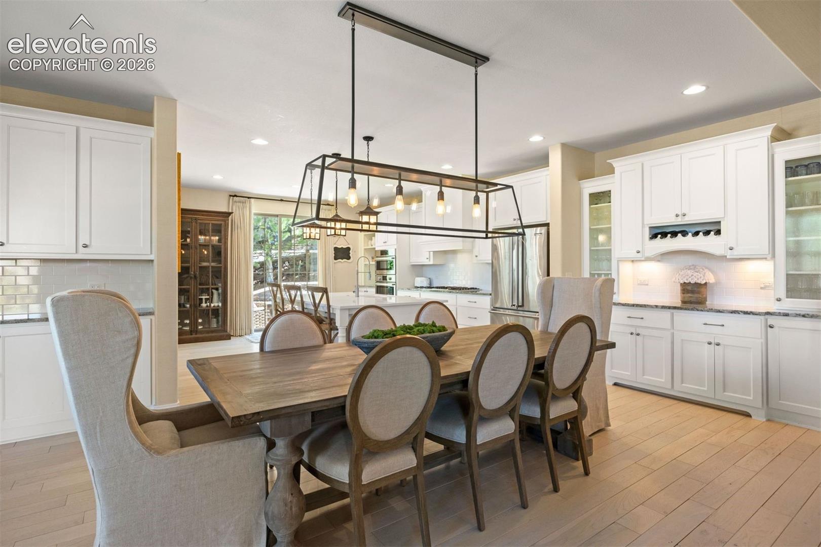 Listing photo 12 for 2151 Saddleback Drive