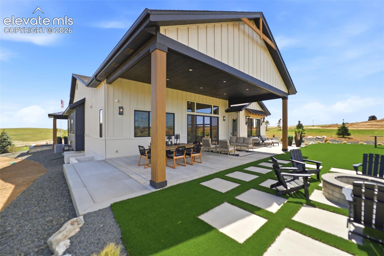 Listing photo 41 for 15390 Sandbagger Drive