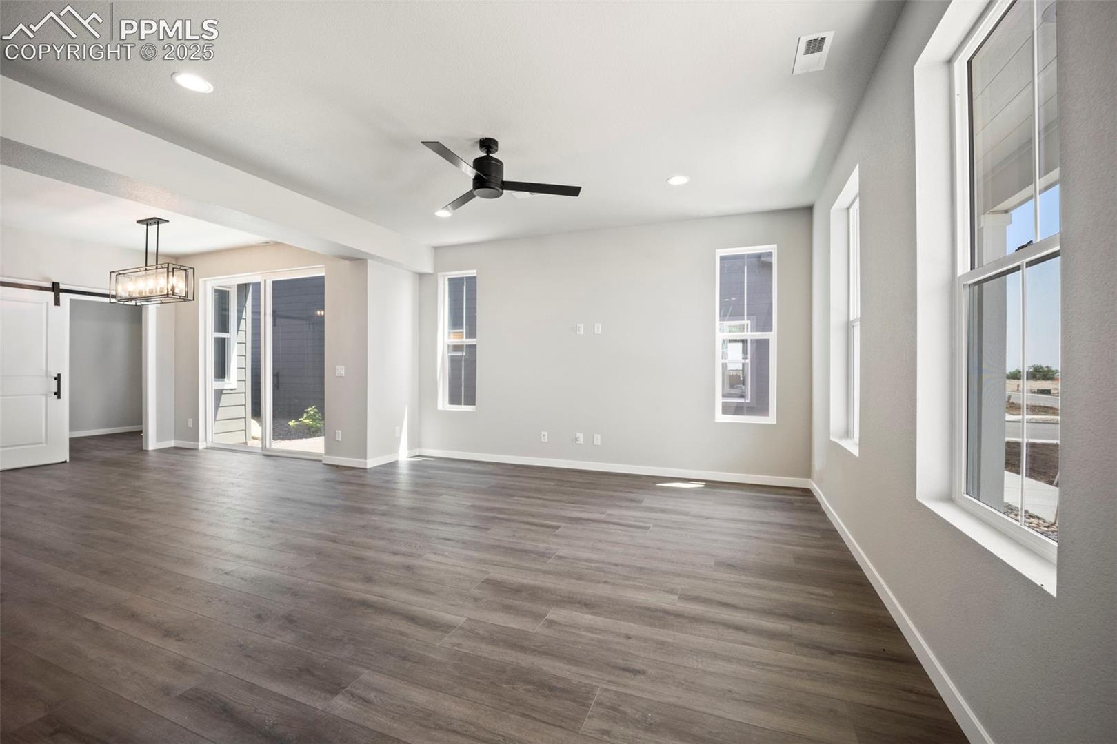 9258 Kurie Mine Lane, photo 4