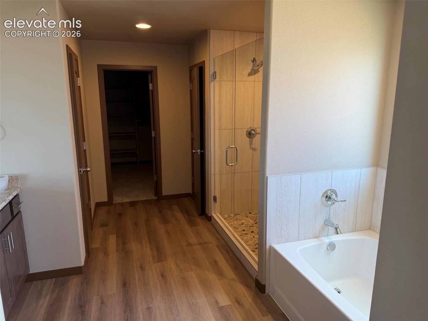 Listing photo 11 for 10895 Evening Creek Drive