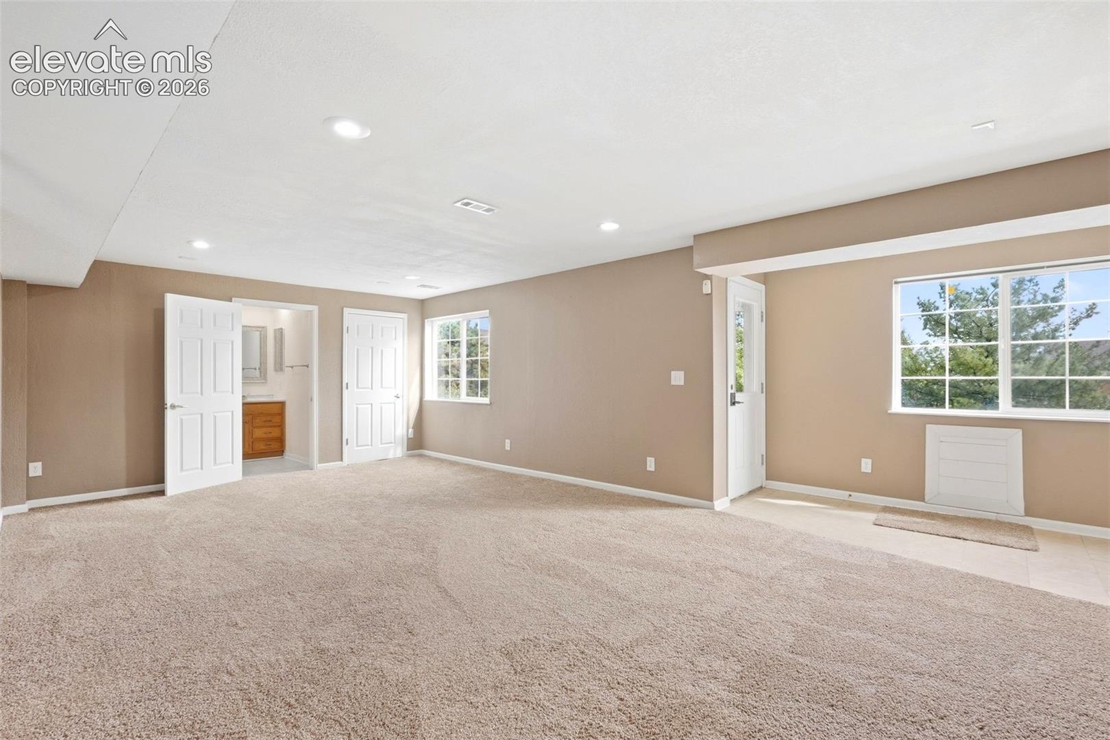 Listing photo 21 for 8931 Oakmont Road