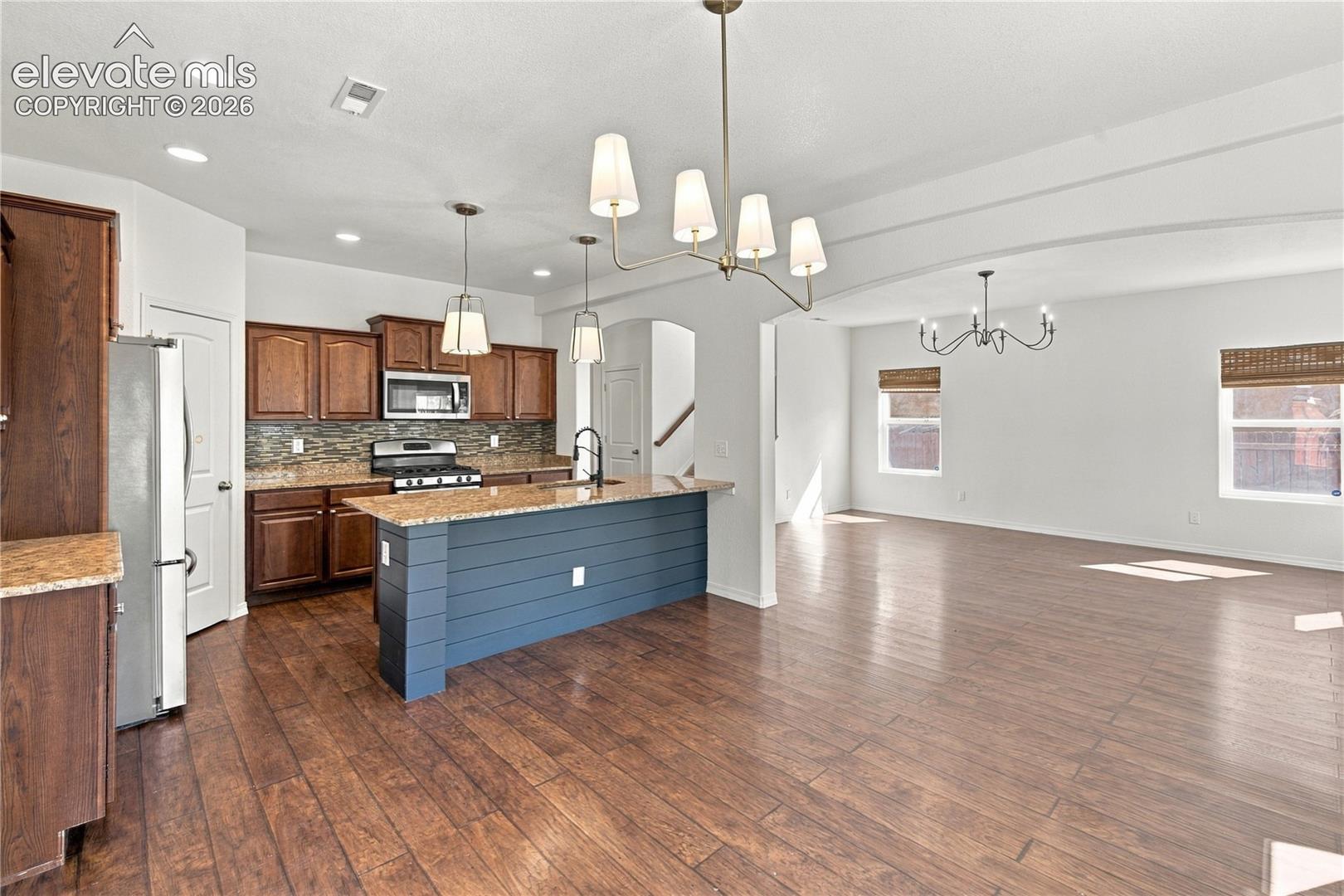 Listing photo 9 for 6798 Sandyford Lane