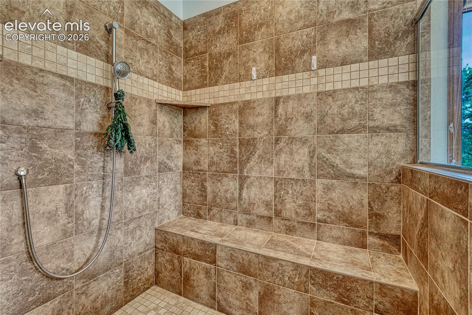 Listing photo 29 for 19435 Sherwood Trail