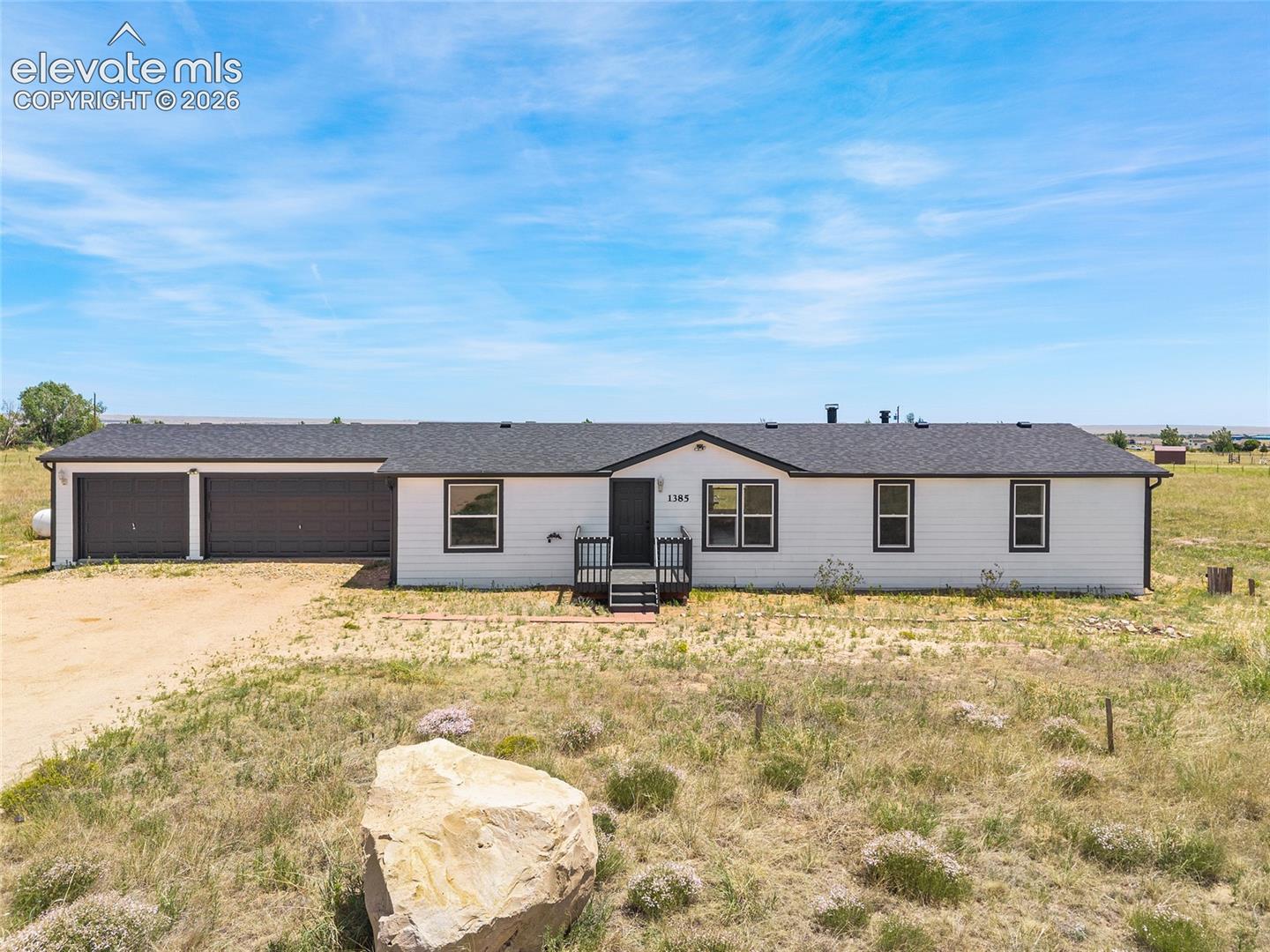 Listing photo 2 for 1385 Antelope Drive