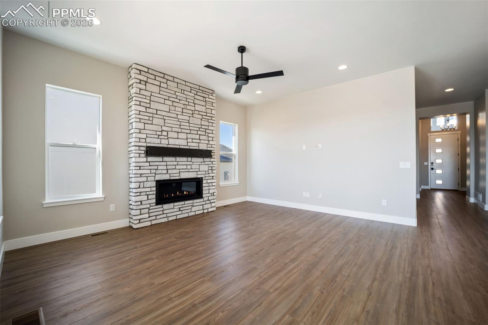 Listing photo 3 for 12323 Mionetto Court