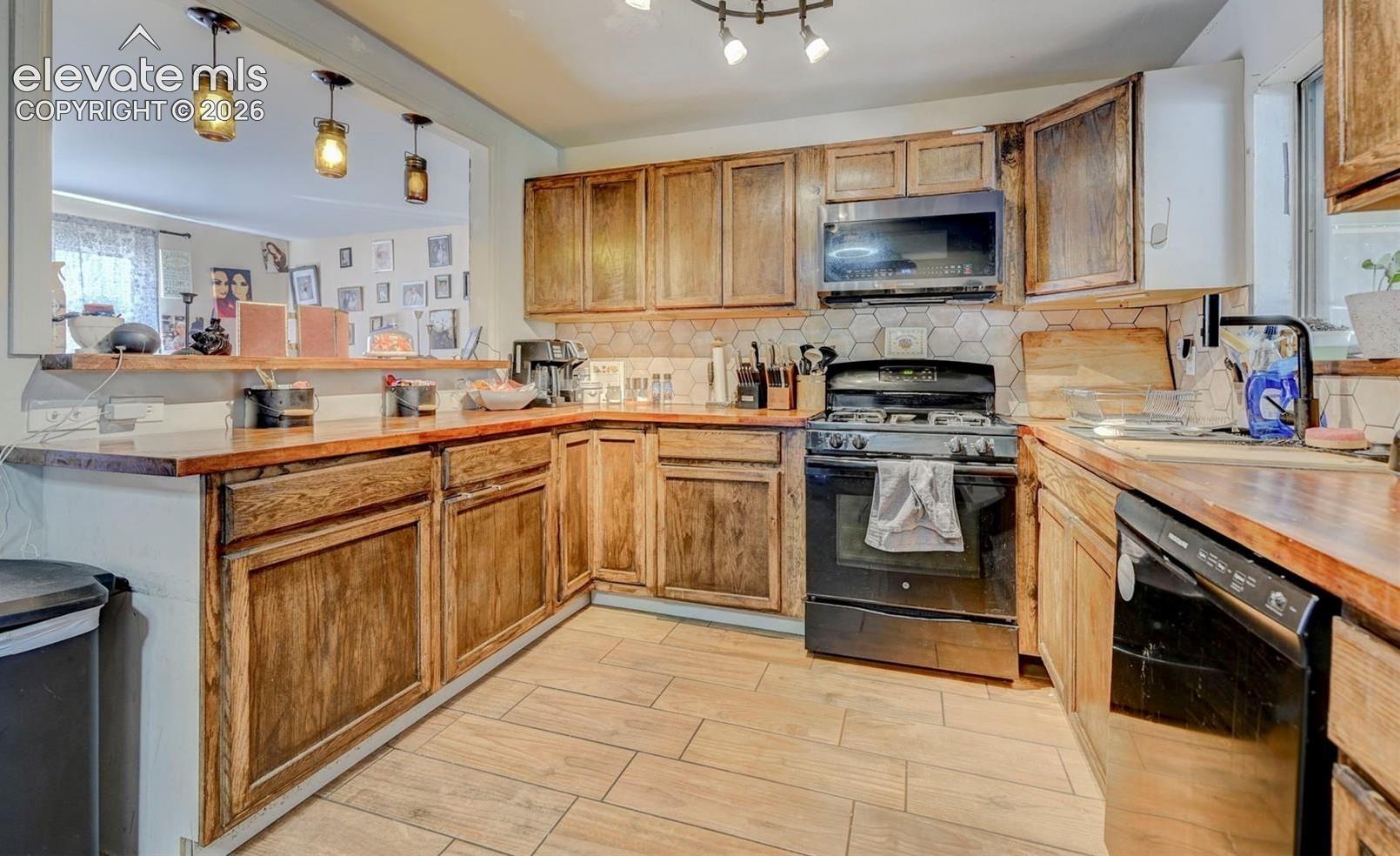 Listing photo 12 for 222 Fay Drive