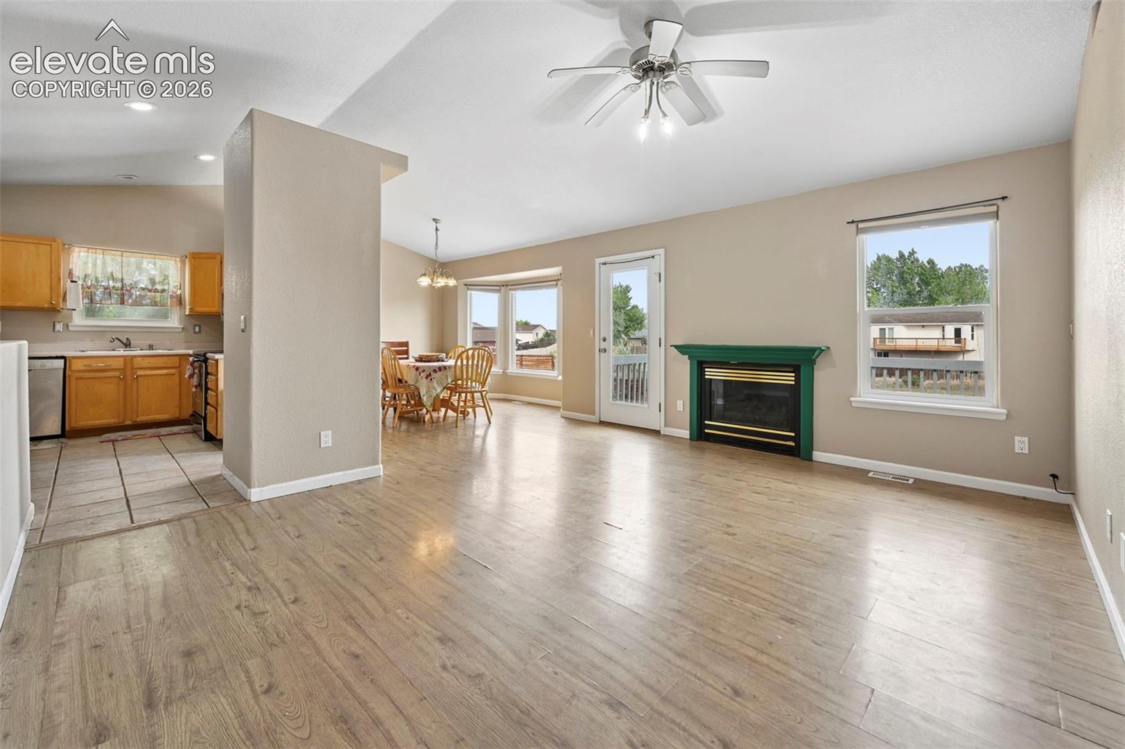 Listing photo 22 for 979 S Alexis Lane