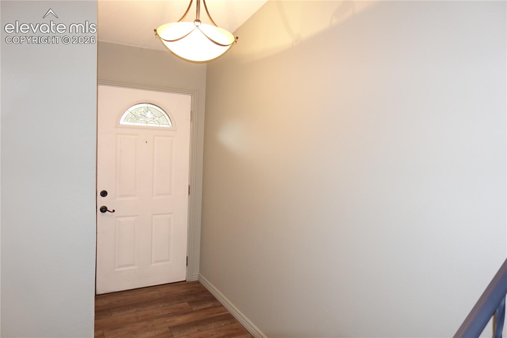 Listing photo 4 for 6723 Bishop Drive