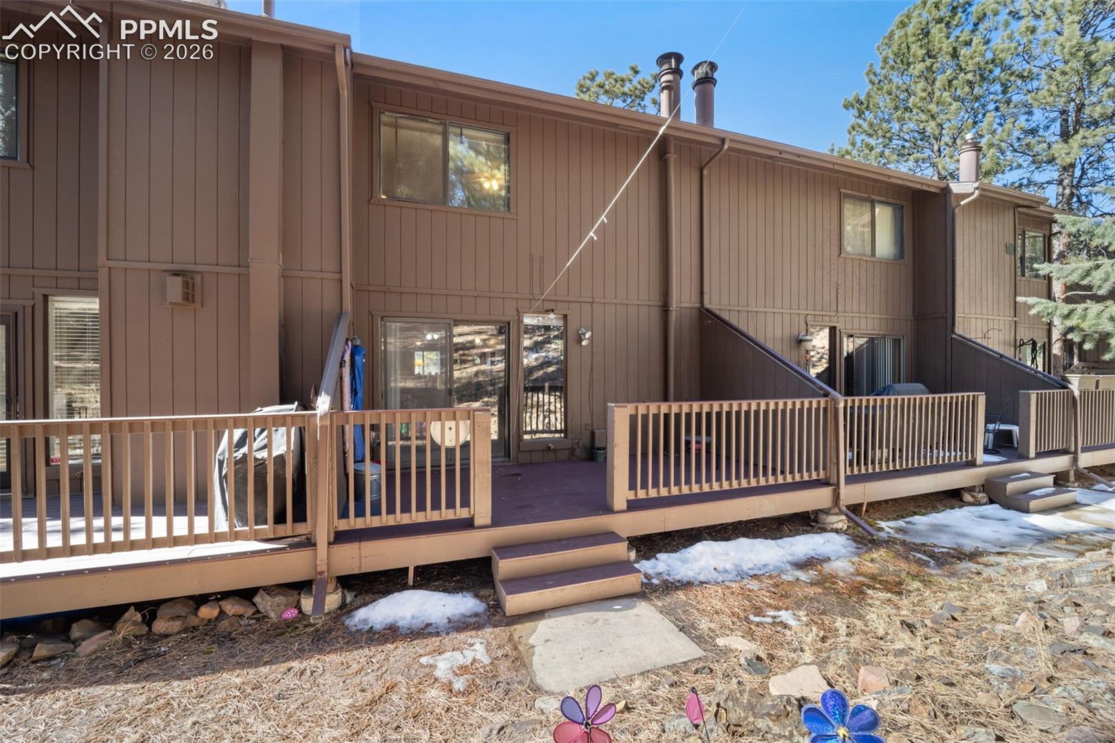 Listing photo 24 for 554 Manor Court C