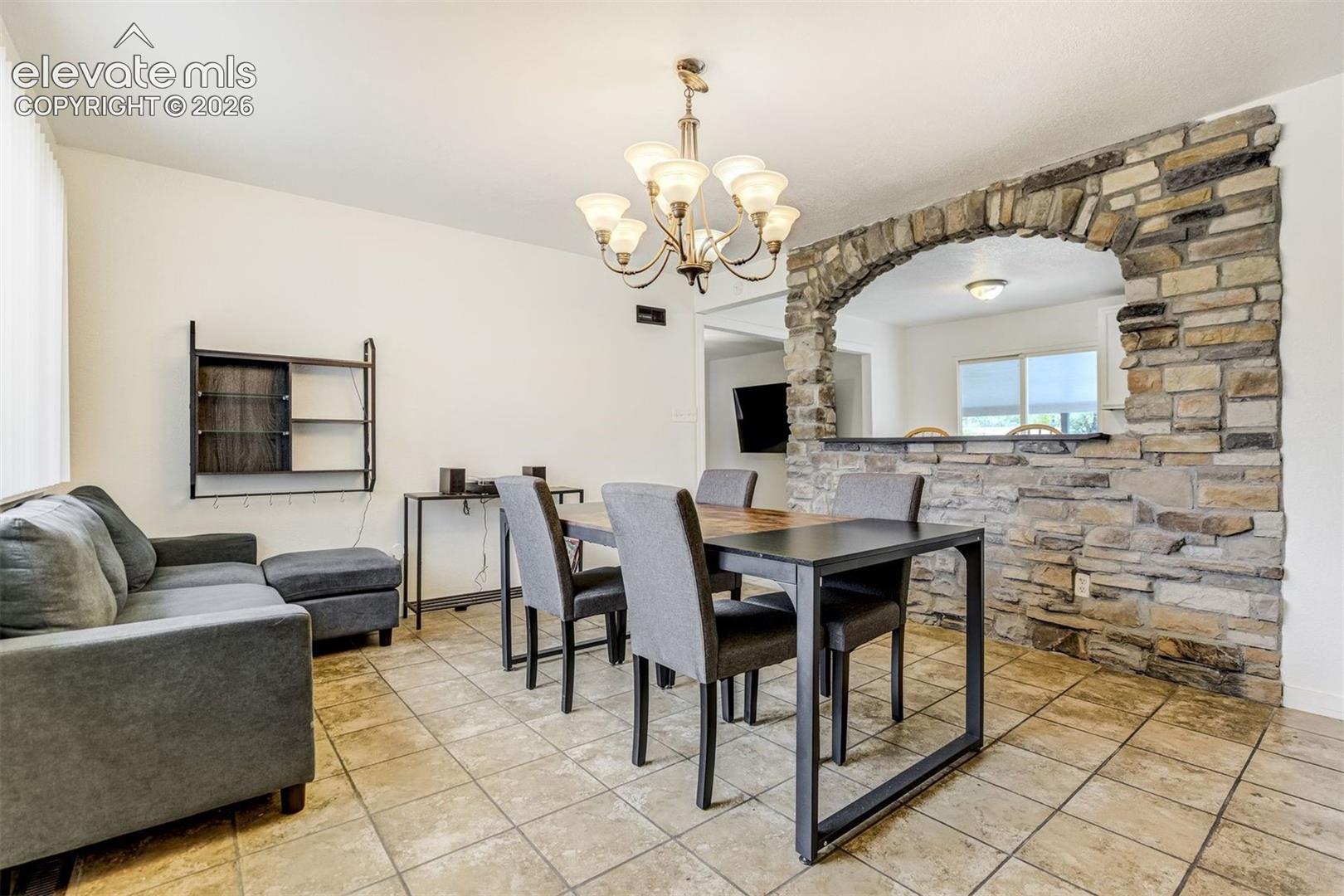 Listing photo 2 for 3415 Bridgewood Lane