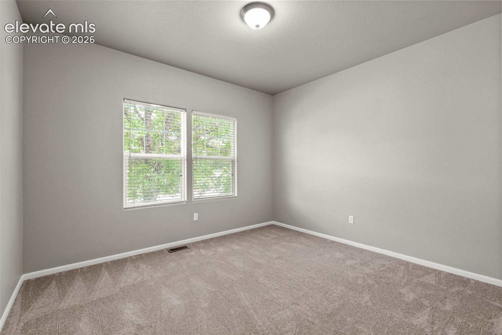 Listing photo 13 for 10832 Darneal Drive