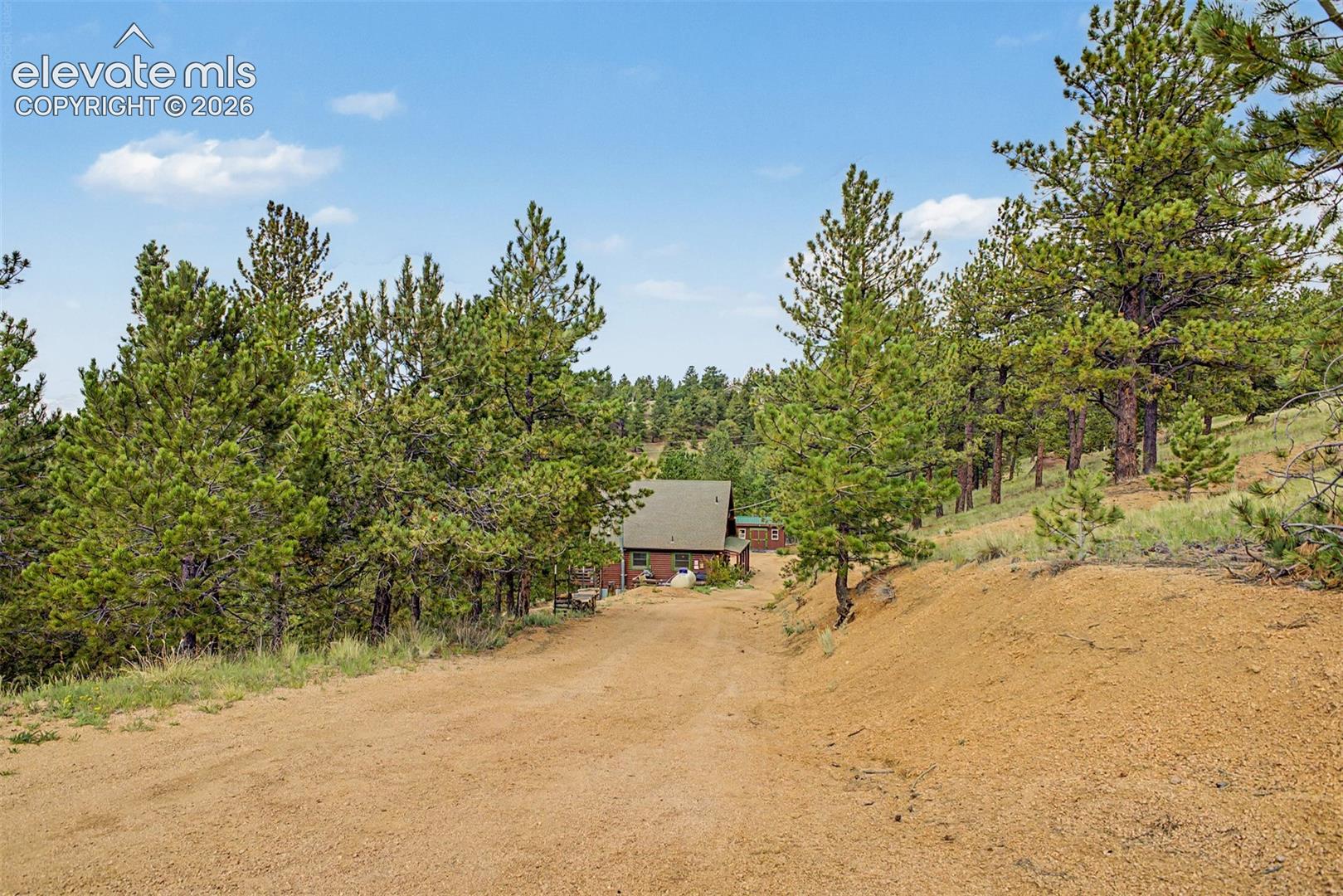 Listing photo 3 for 525 Wilson Way
