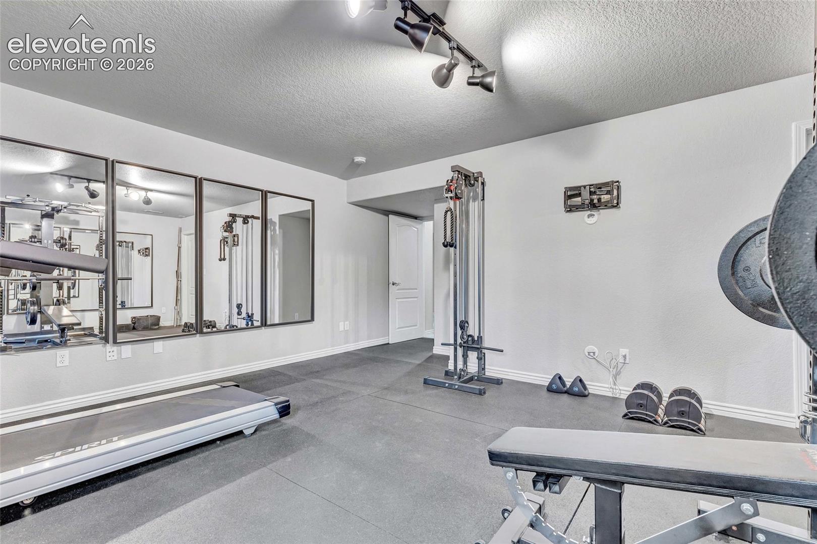 Listing photo 39 for 9043 Stony Creek Drive