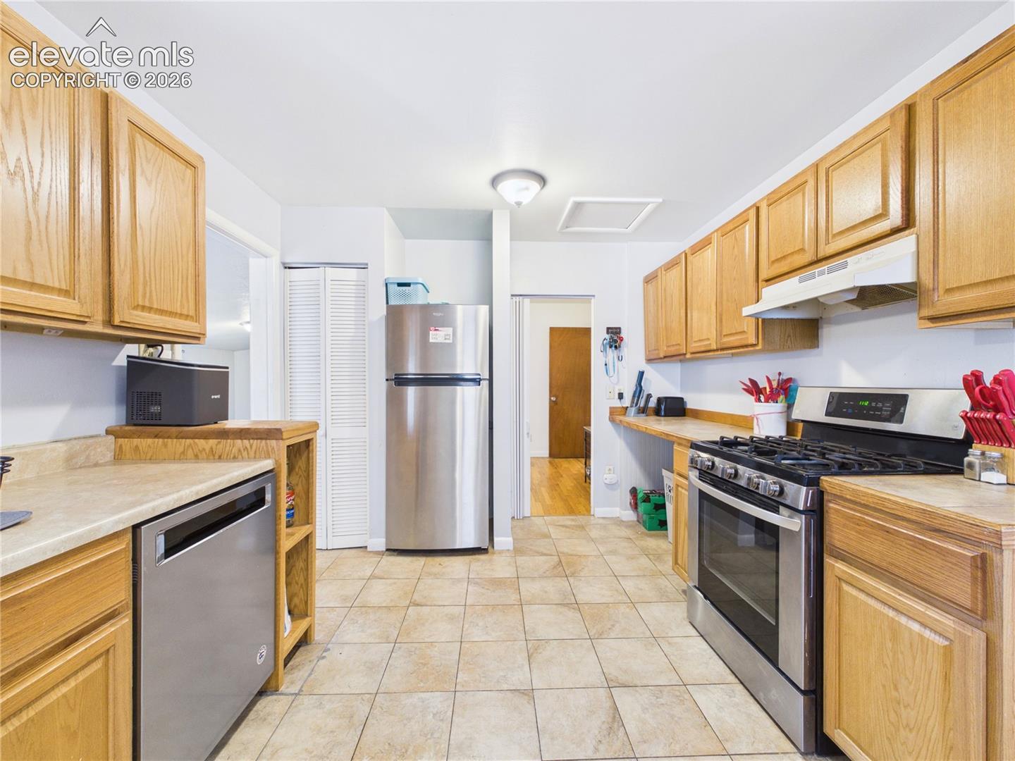 Listing photo 13 for 1615 Englewood Drive