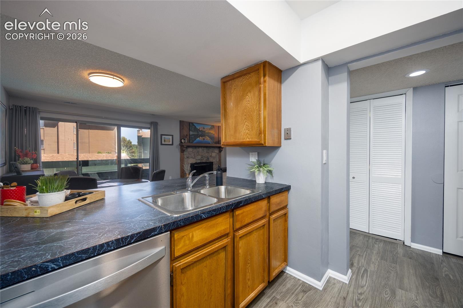 140 Rockrimmon Boulevard, photo 17
