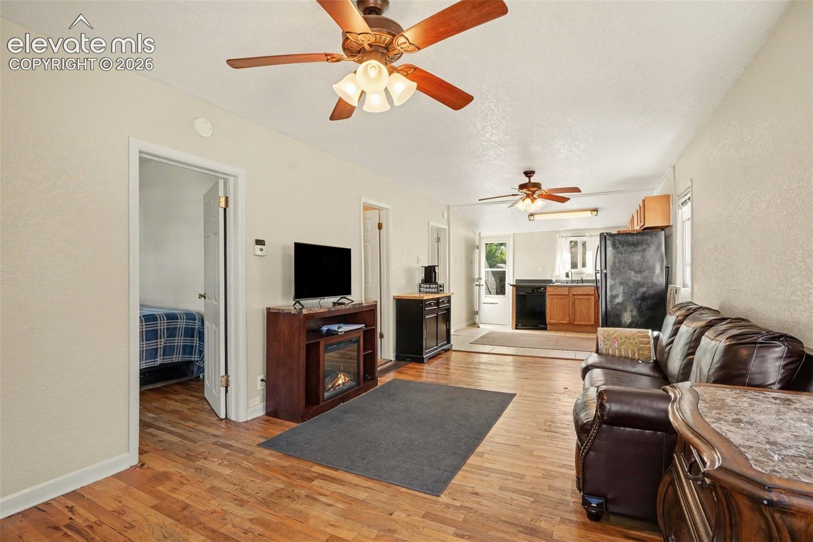 Listing photo 7 for 1616 E Orman Avenue
