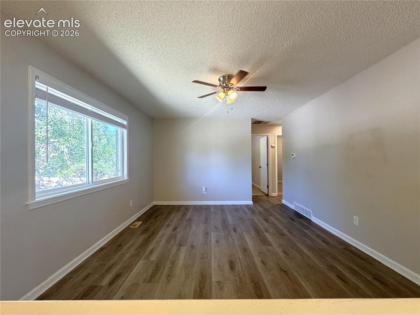 Listing photo 6 for 6910 Fielding Circle