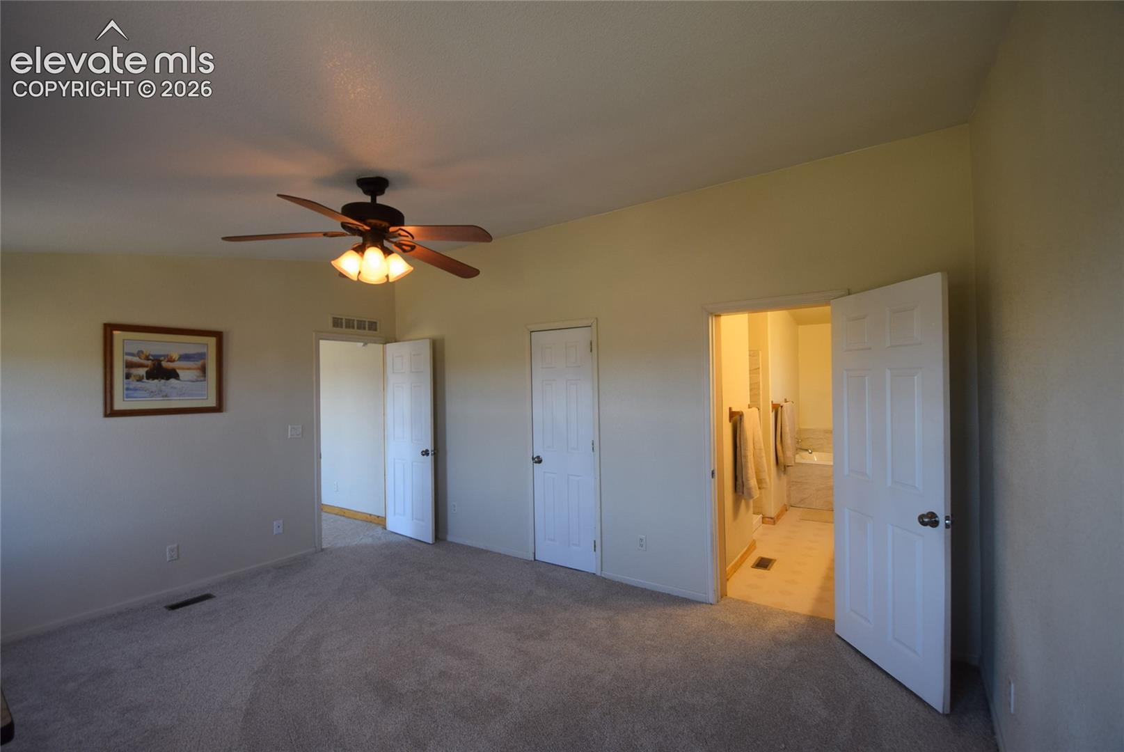 Listing photo 29 for 877 Maid Marian Drive