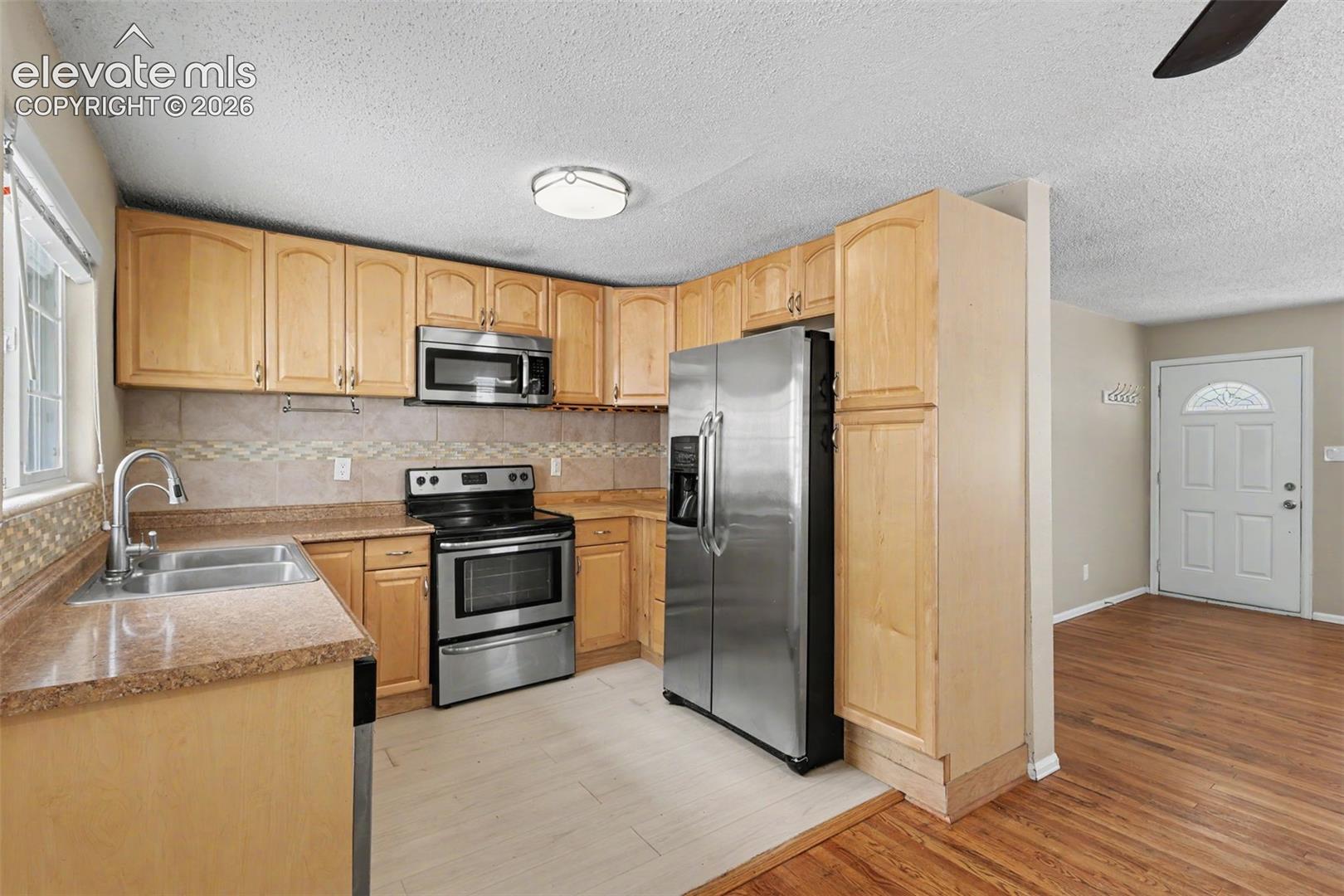 Listing photo 12 for 105 Linden Drive