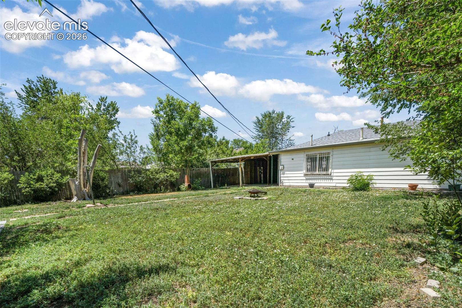 Listing photo 42 for 920 S Canosa Court