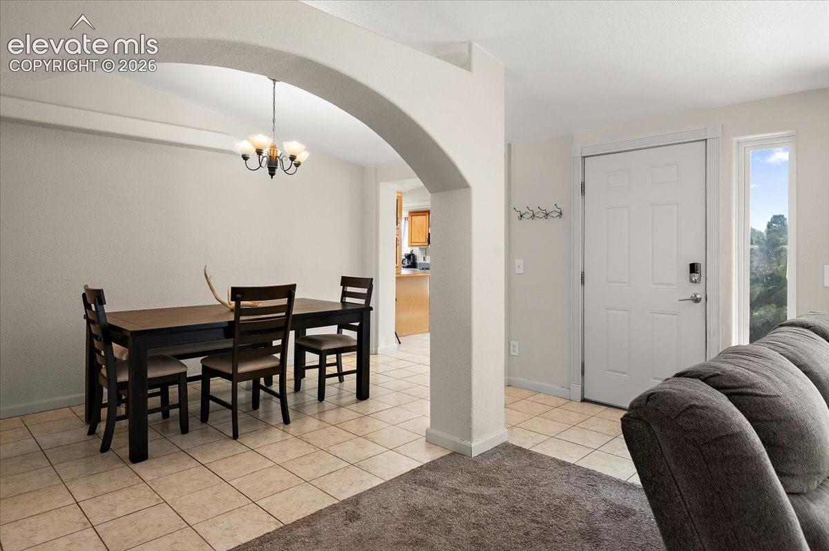 Listing photo 11 for 544 N Raymont Drive