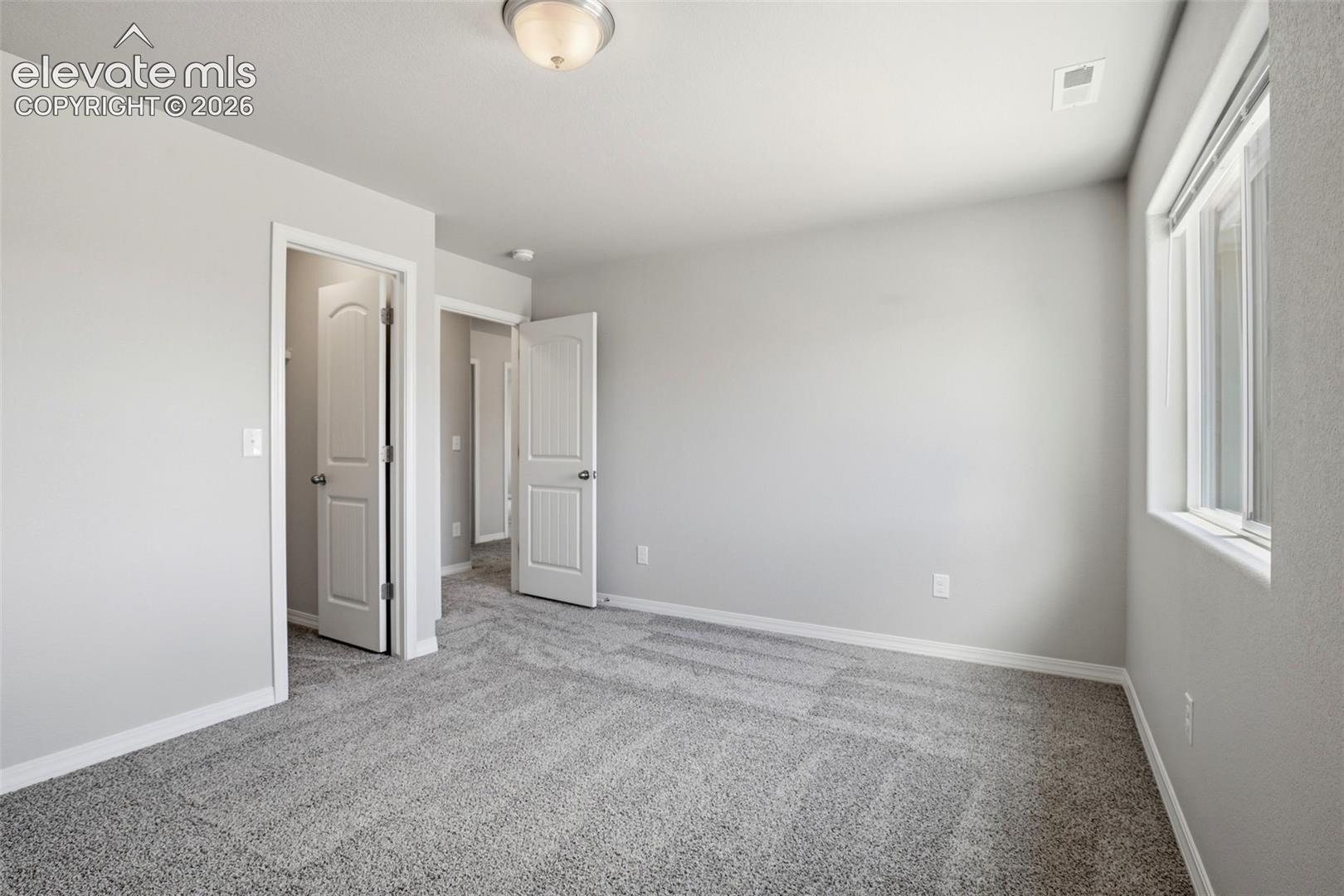 Listing photo 34 for 10725 Traders Parkway